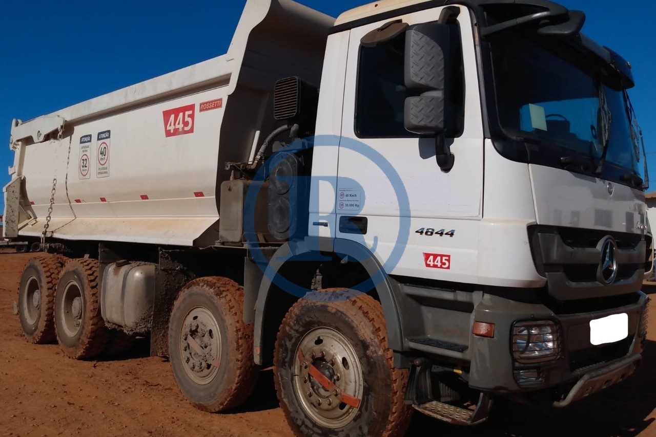 MERCEDES BENZ MB4844 2017